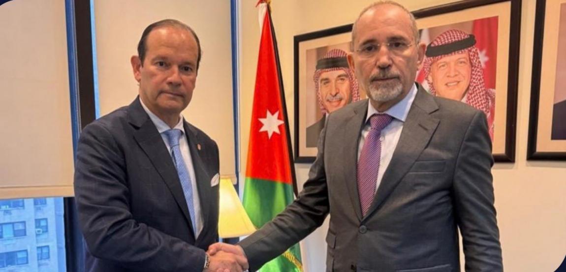 إعفاء حاملي الجوازات الدبلوماسية في الأردن وبنما من التأشيرة