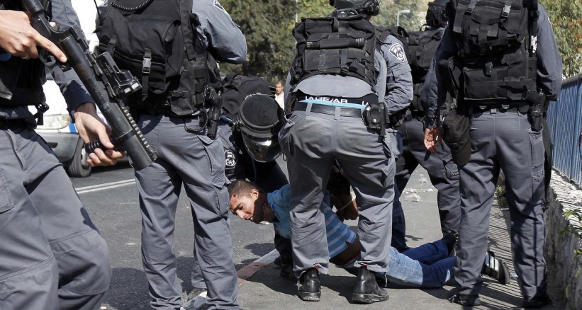 الاحتلال يزعم اعتقال فتى اثناء قيامه بزرع جسم مشبوه قرب مستوطنة