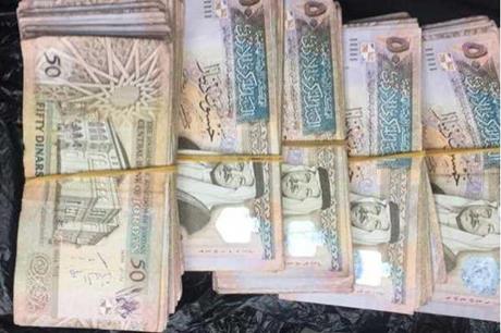 دراستي كلفتني الكثير وصرت عالة على البيت، ما نصيحتكم؟