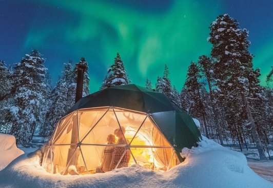 فنلندا: أرض الشفق القطبي وجمال الطبيعة الصامتة