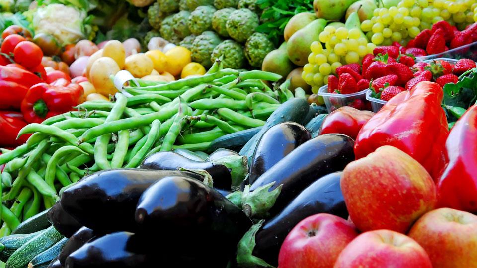 3252 طن خضار وفواكه ترد للسوق المركزي