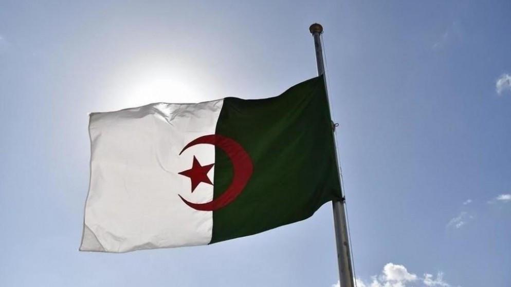 الجزائر تشدد القيود على السفر للحد من الإصابة بالفيروس