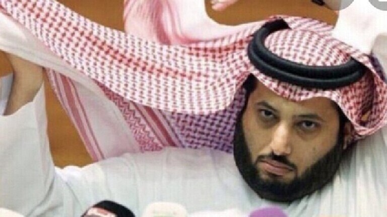 بالفيديو .. تركي آل الشيخ يكسر التلفاز بعد تلقيه الهدف الثاني خلال مباراة "تحدي البلاي ستيشين"