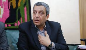 عاجل : السجن عامين لنقيب الصحفيين المصريين بتهمة ايواءه مطلوبين