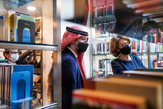ولي العهد يؤكد على أهمية مواكبة تطورات الإعلام