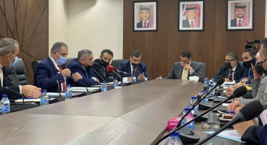 وزير الصحة: قرار إعادة فتح المدارس تدريجياً لا تراجع عنه