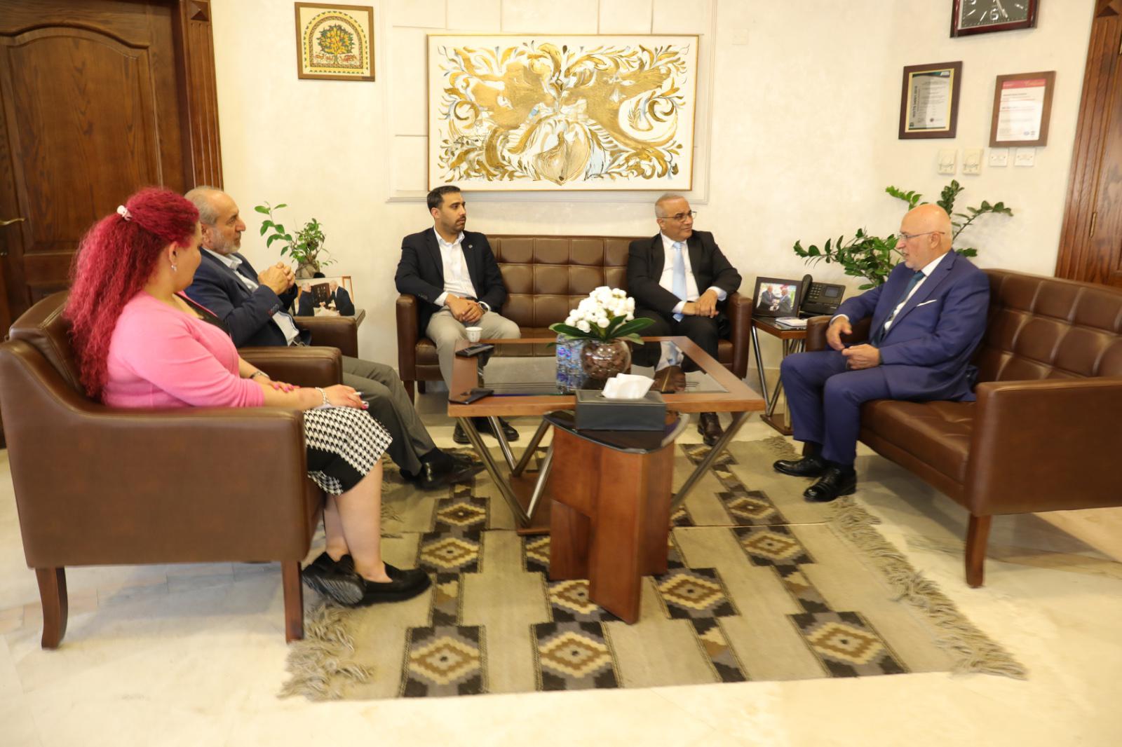 المعايطة يستقبل نقيب الصحفيين لبحث تعزيز التعاون في التوعية والرقابة الإعلامية على الانتخابات