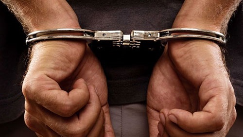 القبض على شخصين من ارباب السوابق بقضايا مخدرات في المفرق 