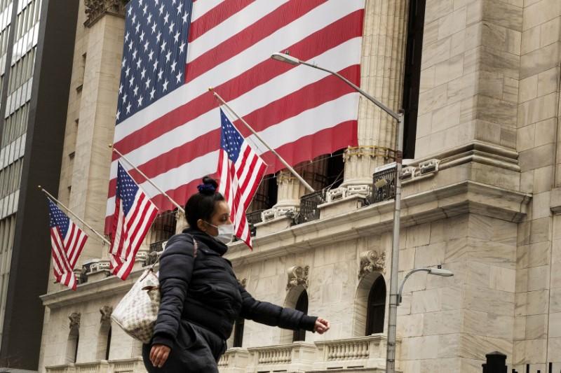 ستاندرد اند بورز يغلق شبه مستقر مع استمرار صعوبة بلوغ الذروة