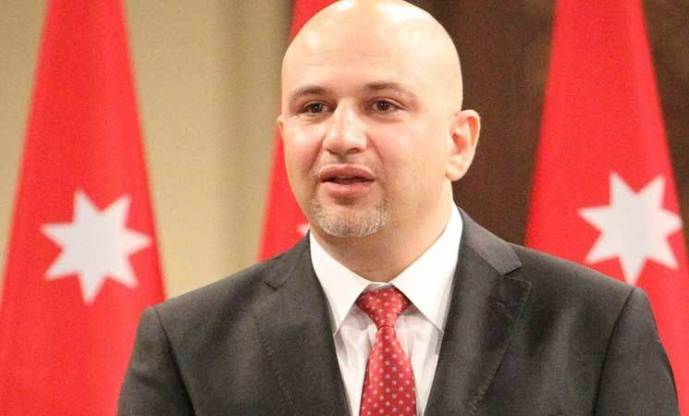 الوزير الغرايبة ينقذ النائب الوحش بعد أن بلع لسانه في اجتماع نيابي 