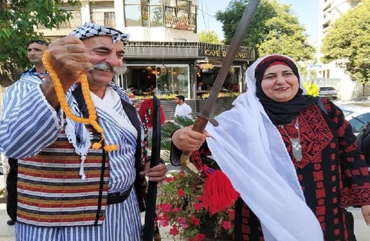 بالصور  ..  الثوب الفلسطيني عمره 3 آلاف سنة ولا يزال رمزا للهوية العربية