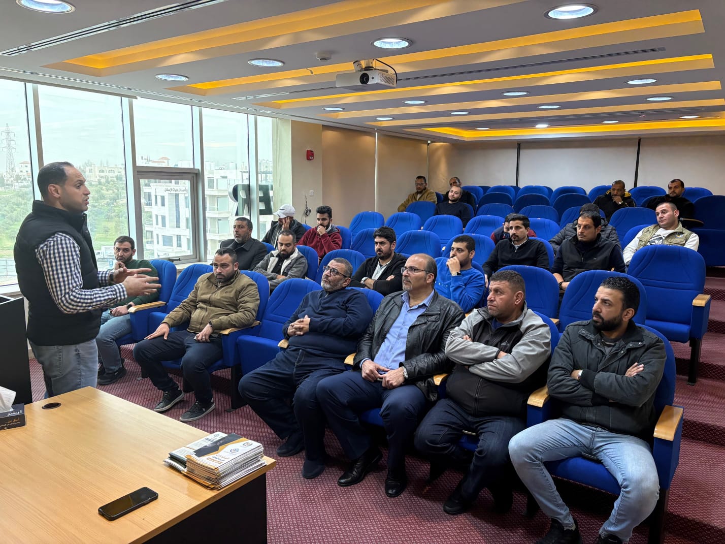 محاضرة توعوية بعنوان "آفة المخدرات وأثرها على الفرد والمجتمع" لدى شركة المناصير للزيوت والمحروقات  