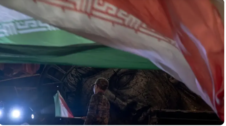 إيران تتسلّم الرد الأمريكي على مقترحها لإنهاء الحرب، وترامب يقول: "أمور ستتحقق قريباً في طهران"
