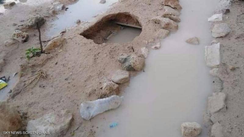 بالصور ..  الأمطار تجرف جثث المقابر في مرسى مطروح المصرية