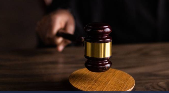 توقيف 7 متهمين بسرقة قاصة شركة في عمّان ..  والأمن يعيد جزءًا من المبلغ المسروق