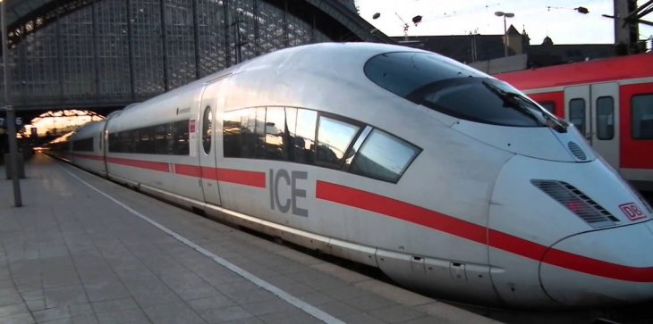 اندلاع حريق بقطار سريع في ألمانيا وإخلاؤه من الركاب‎