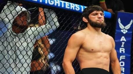 كمين و10 رصاصات ..  محاولة اغتيال بطل MMA خيزاريف في داغستان - (فيديو)