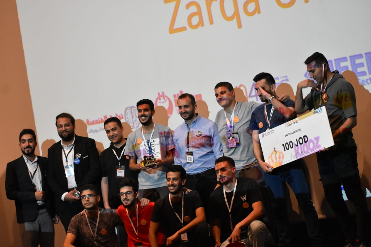 جامعة الزرقاء تحصد المركز الثالث في بطولة روبوت حل المتاهة
