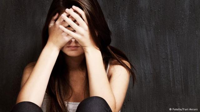  قصة صادمة  ..  أم باعت عذرية إبنتها المُراهقة ..  وهذا هو الثمن   ..  "تفاصيل"