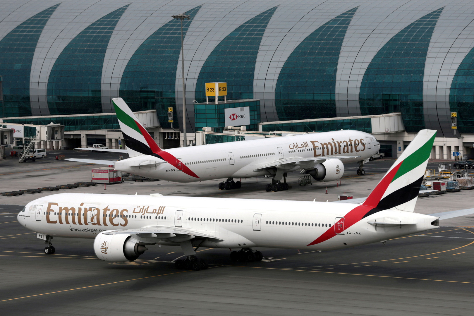 الإمارات تعد بروتوكول سفر المواطنين للدول الممنوع السفر إليها