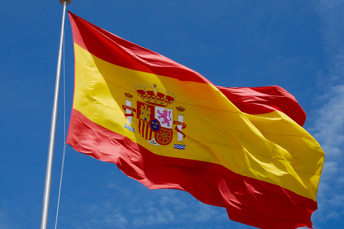 وزيرة الدفاع الإسبانية: السلطات الإسبانية ستزود أوكرانيا بمجموعة من الأسلحة الهجومية