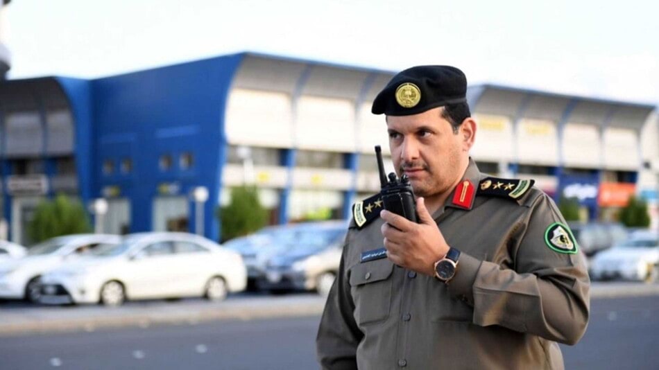 الأمن السعودي يقبض على مواطن بسبب "ألفاظ خادشة"