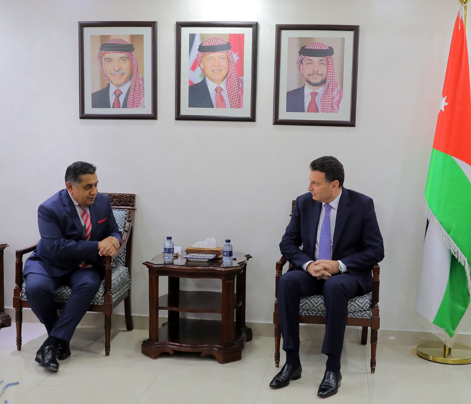 رئيس مجلس النواب يلتقي وزير الدولة البريطاني لشؤون الشرق الأوسط وشمال إفريقيا 