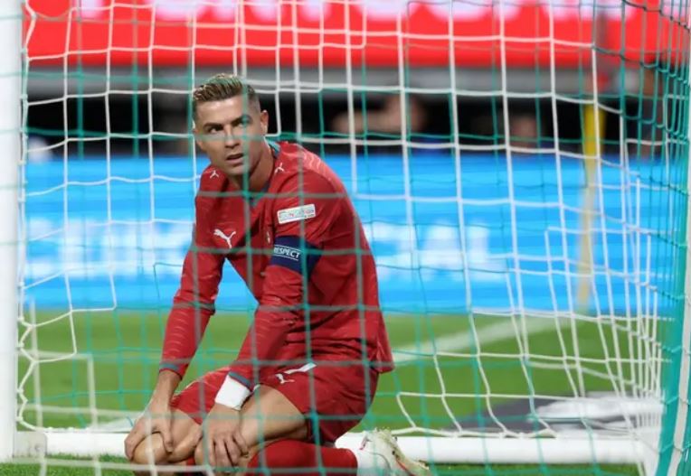 إيقاف 6 أشهر وغرامة ..  عقوبات قاسية تنتظر رونالدو بعد مغادرة منتخب البرتغال