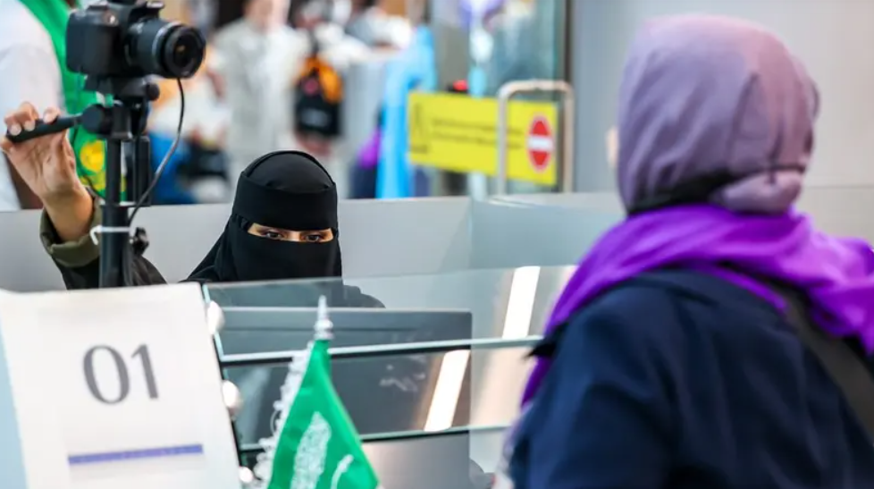 الجوازات السعودية تعلن جاهزيتها لاستقبال الحجاج عبر جميع المنافذ