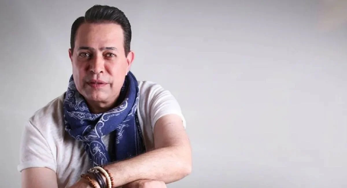 وفاة شقيق حكيم ..  ومجدي الشافعي ومصطفى كامل ينعَيانه