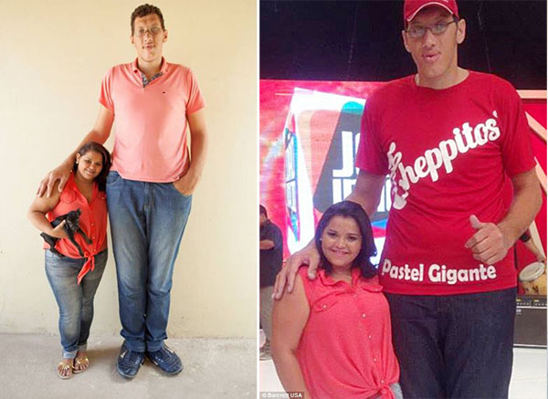 صور: برازيلي طوله مترين يتزوج فتاة بنصف حجمه