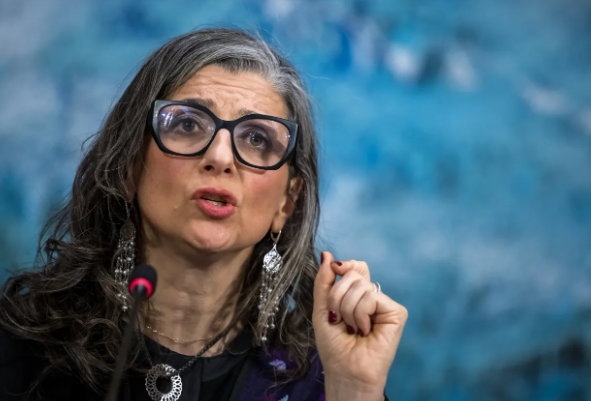 ألبانيزي: العالم منح إسرائيل رخصة لتعذيب الفلسطينيين