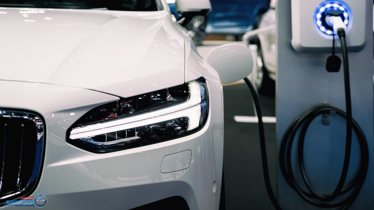 فواتير مالكي السيارات الكهربائية ستزيد لنحو 30 ديناراً  دون الدعم ومستخدمي الطاقة الشمسية 20 ديناراً 