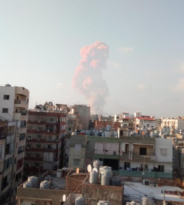 انفجار كبير يهز العاصمة اللبنانية بيروت  .. فيديو 