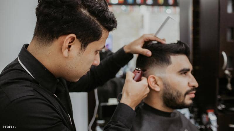 الحلاقة في زمن كورونا ..  هل نذهب إلى صالونات التصفيف أم لا؟