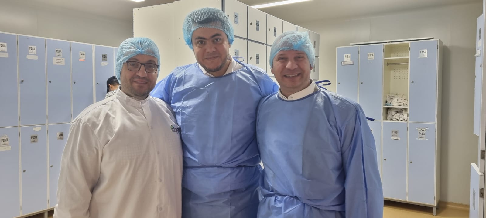 وفد من طلبة الدراسات العليا بجامعة البترا يزور شركة اتقان للصناعات الدوائية