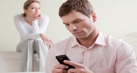 خطيبي تحدث مع فتيات من قبلي