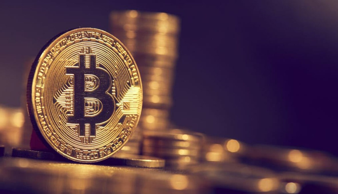 وسط مخاوف الركود العالمي  ..  بيتكوين تستأنف انخفاضها 