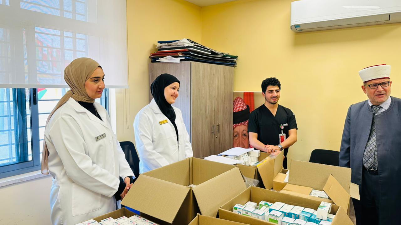 بلدية الشونة الوسطى وتربية اللواء تطلقان يوماً طبياً مجانياً شاملاً 