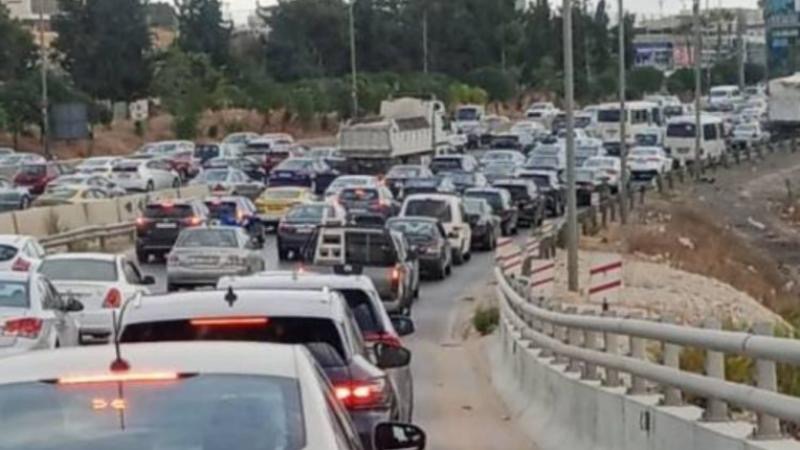 السير تكشف سبب الازدحام المروري ما بعد جسر الثامن باتجاه دوار الشعب