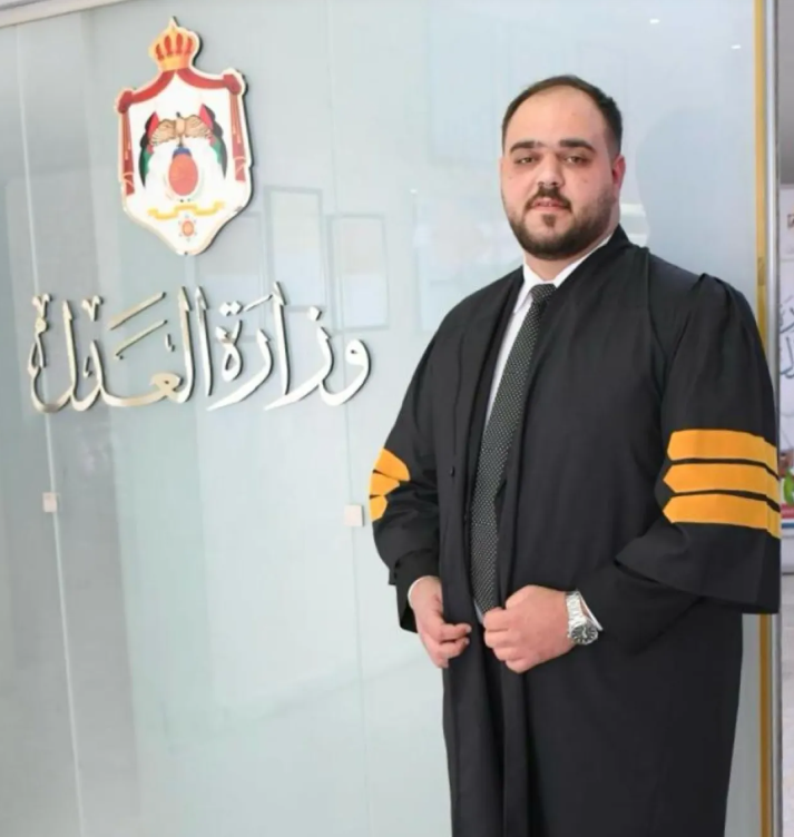 المحامي زيد أبو فارس يؤدي اليمين القانونية أمام وزير العدل 