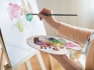 تفسير حلم الرسم في المنام وعلاقته بسماع أخبار سعيدة قريبا