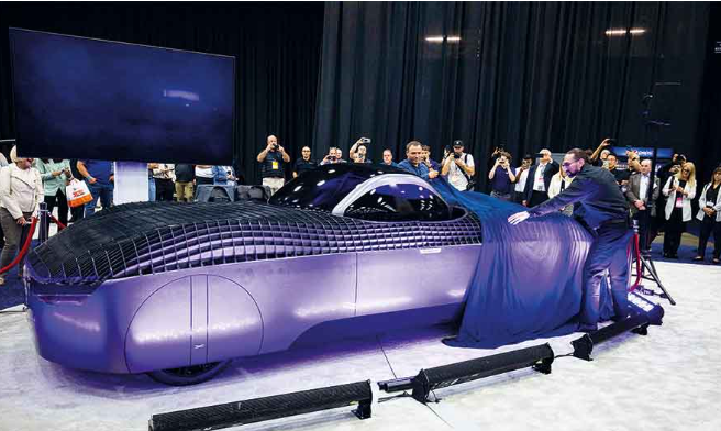 أول سيارة طائرة في العالم تبدأ الإنتاج والسعر 300 ألف دولار