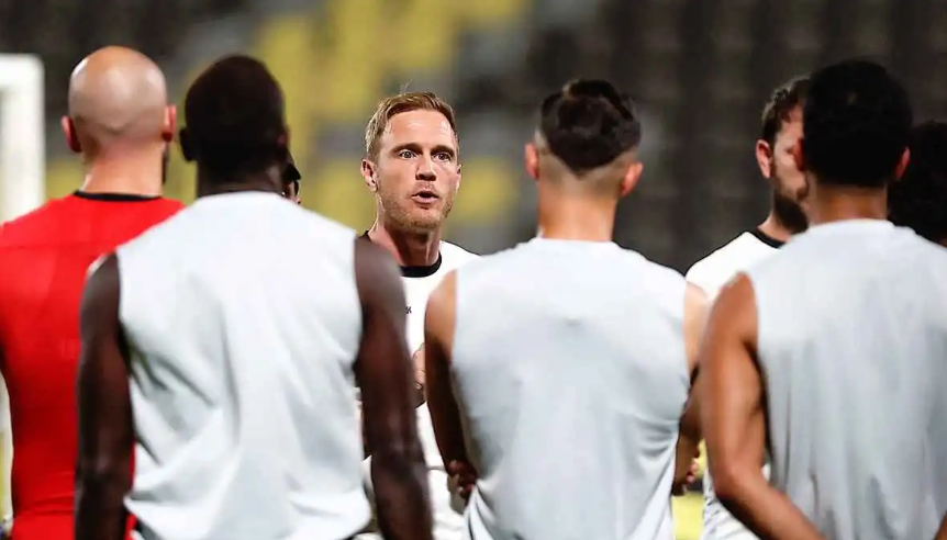 مفاجأة ..  كم سيدفع الاتحاد السعودي إذا أقال فيسينغ؟
