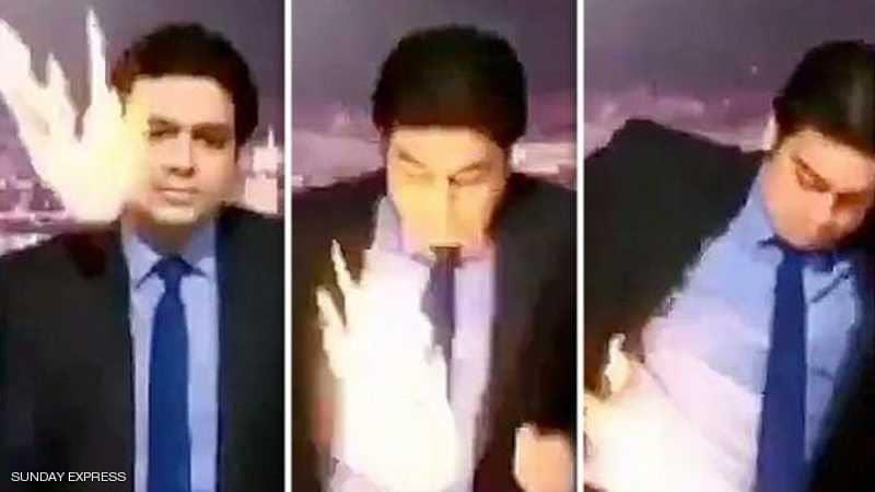 كرة نارية تتسبب باحتراق مذيع تلفزيوني على الهواء مباشرة