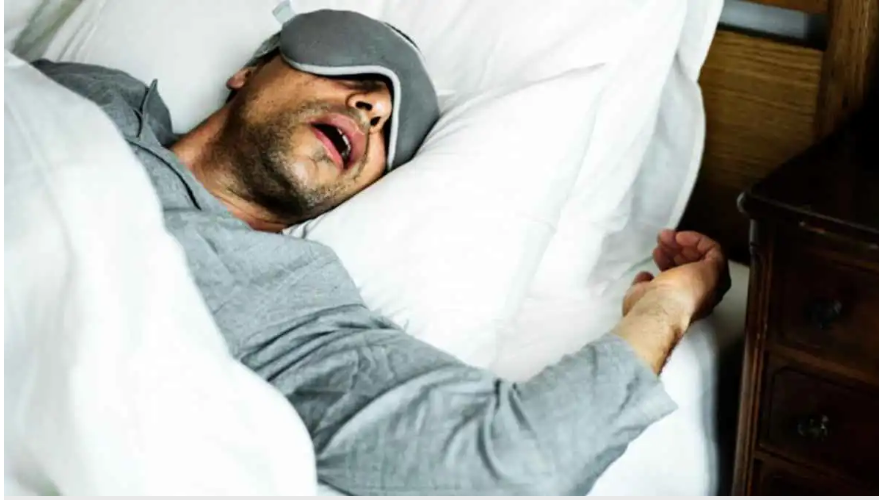 7 علامات تحذيرية تخبرك أن شخيرك يستدعي زيارة الطبيب