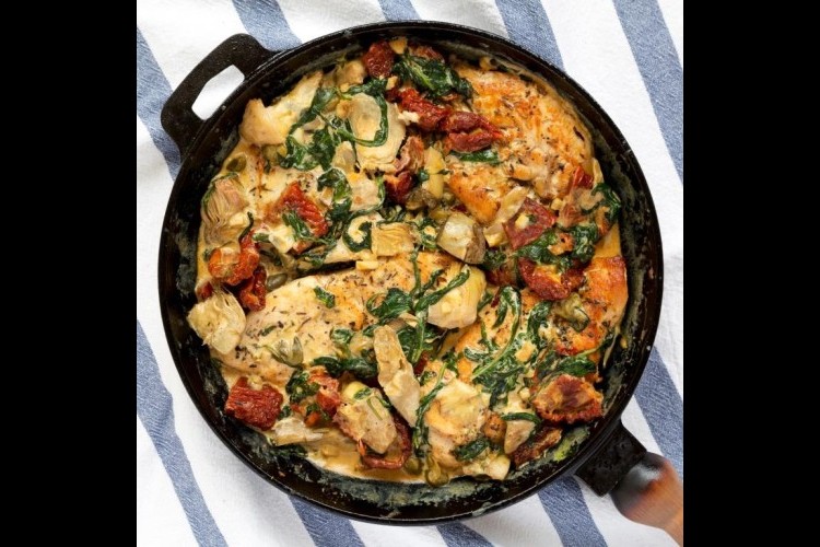 دجاج بصوص الكريمة والطماطم المجففة