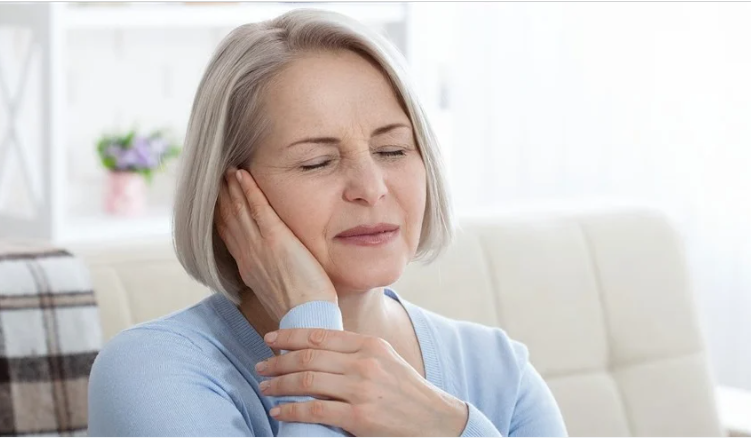 عادة غذائية يومية هي المفتاح السري لعلاج طنين الأذن