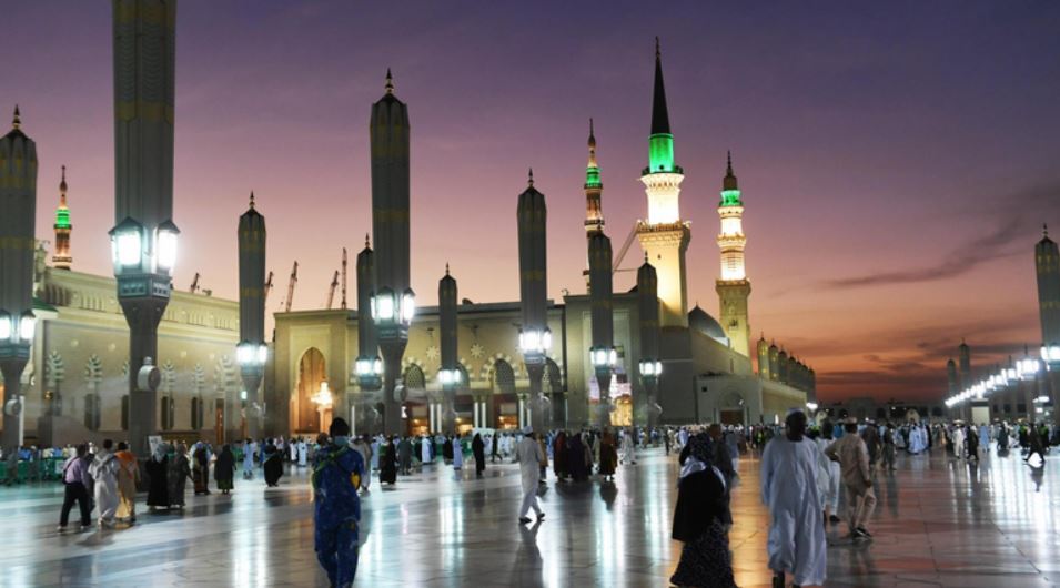  إمام الحرم النبوي للعربية: اعتداء الحوثي على الحرمين إفساد في الأرض