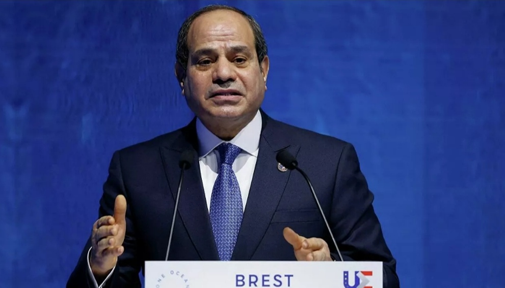 السيسي ينتقد فيلما شهيرا من بطولة عادل إمام ..  "جعل البلد خصما"
